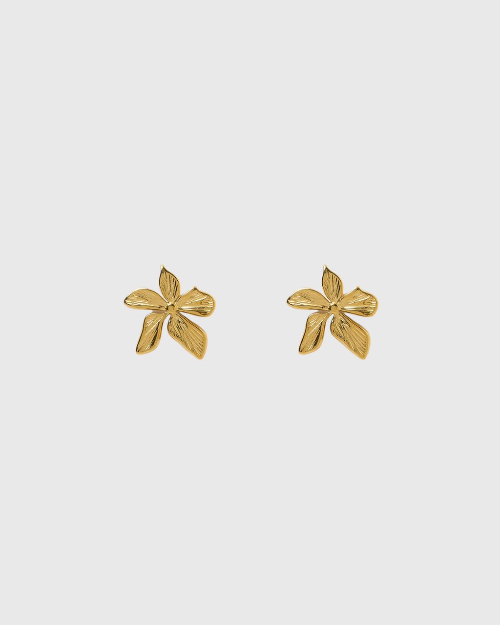 Lily Earrings Gold