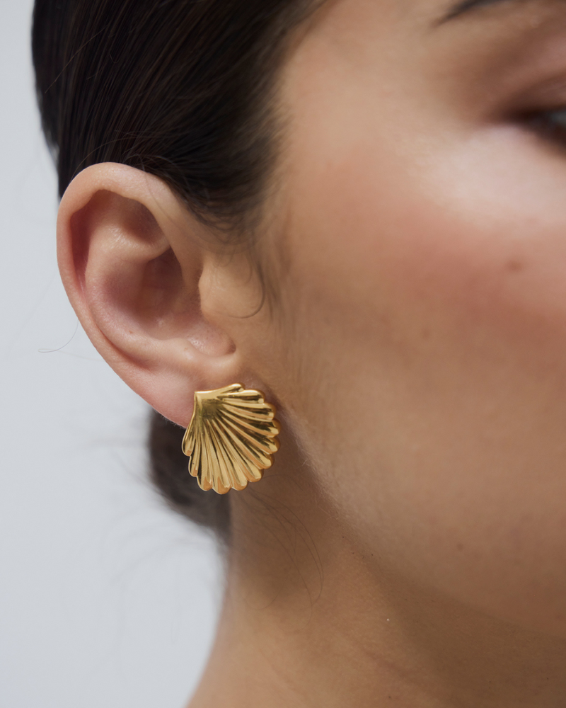 Clam Earring Gold