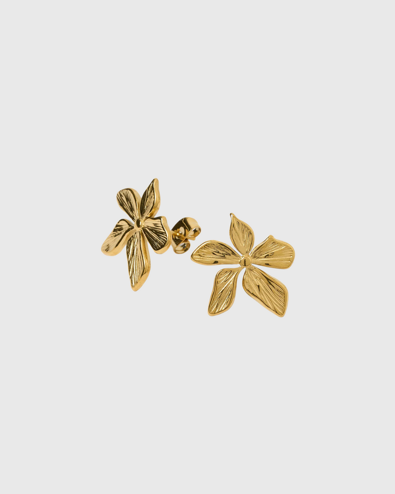 Lily Earrings Gold